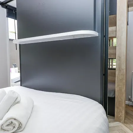 Dubs Luxury Family Pod Holiday home *