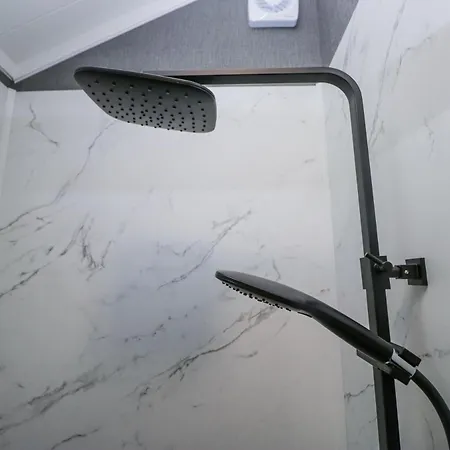 Dubs Luxury Family Pod Holiday home