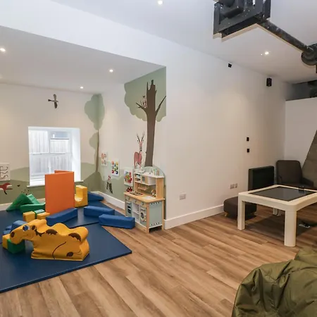 Dubs Luxury Family Pod *